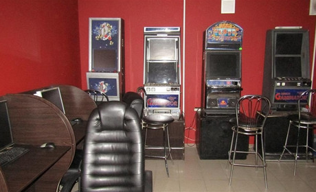 Сразу два подпольных игровых заведения ликвидировали полицейские