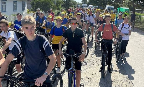 У Вараші організували велопробіг "Рухаємося до перемоги". Це вже традиція