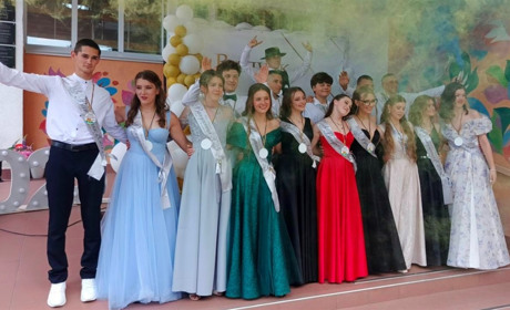 Свято з тривогою в серці: у Старокостянтинівській громаді пройшли випускні вечори