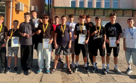 8 золотих, 5 срібних медалей. Підсумки виїзних змагань для первомайських боксерів