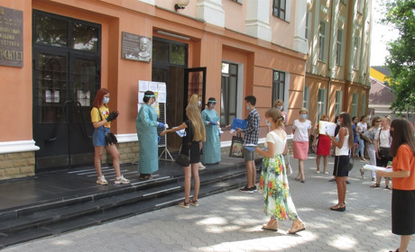 Сегодня выпускники покажут, насколько знают украинский язык и литературу 