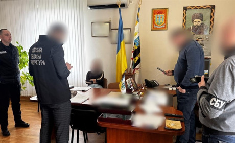 Голову сільради на Одещині підозрюють у земельній афері на 1,8 млн грн