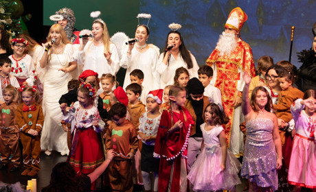 Українська школа «Софія» в Дубаї презентувала зворушливу виставу «Хлопчик на ім’я Різдво»