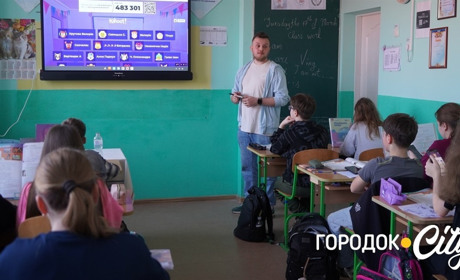 Замість перекладу — кадетський клас: історія вчителя Богдана Домінова з Городка