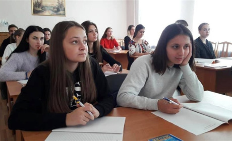Радіодиктант, дійсно, об'єднує - тому що є що обговорити і чим пишатися українцям