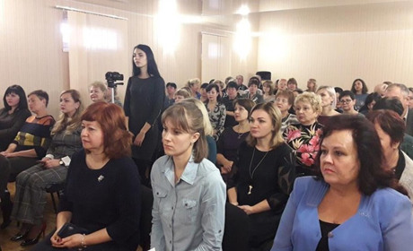 Грамоти і квіти – кращим працівникам соцсфери району