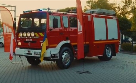 Благодійна допомога: рятувальники Уманщини отримали пожежну автоцистерну з Польщі