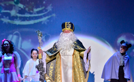 День Святого Миколая, відкриття ялинок та вистава. Як розпочиналися новорічні свята у Сватовому