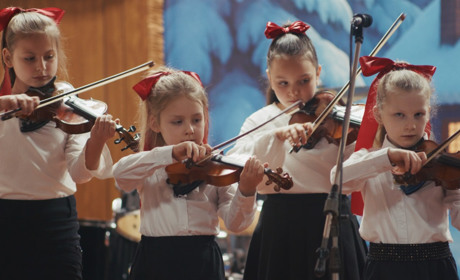 Музика, що надихає і підтримує: у Дитячій музичній школі – новорічний концерт на підтримку ЗСУ