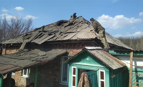 Золоте знову зазнало обстрілу: снаряд пошкодив будинок