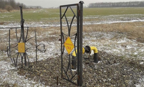 Біля Джуринської Слобідки вандали потрощили огорожу об’єкта газового господарства