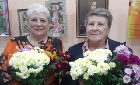 Сестры–мастерицы из Бердянска всю свою жизнь посвятили любимому делу – вышиванию