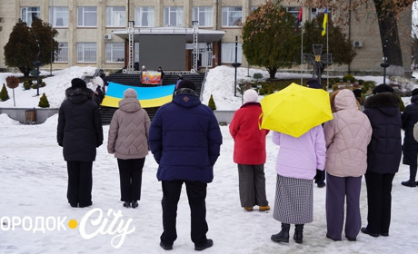 Пройшов пекло обстрілів, а загинув в автокатастрофі: у Городку вшанували памʼять Валерія Дереша