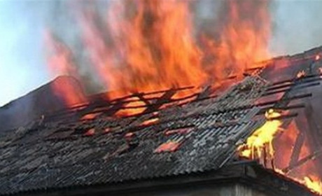 У селі Кухітська Воля горіла господарська будівля