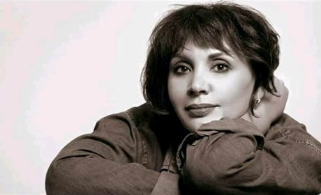 Фарфоровое хобби Инны Левинковой: «Дама с перьями» изготовлена из бисквитного фарфора»