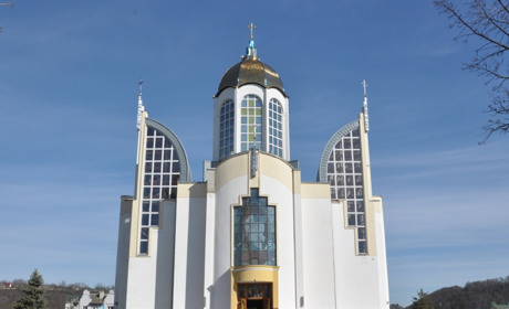 Владика Дмитро просить вірян не приходити 22 березня на Святу Літургію у Собор Чорткова (+відео)