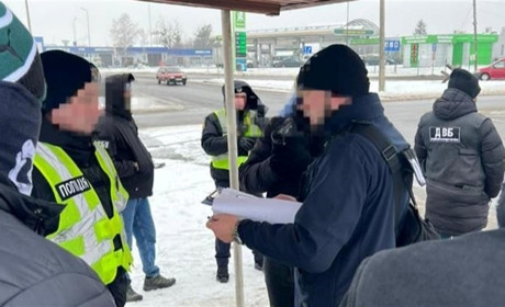 У Сарнах на хабарі викрили патрульного