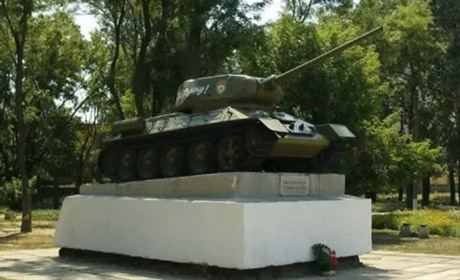 ФСБ звинуватило трьох українців у підготовці підриву в Каховці пам'ятника танку Т-34