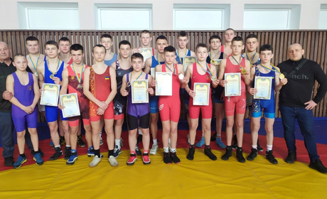 Юні борці-"класики" зі Звягеля вибороли медалі на чемпіонаті Житомирської області: імена переможців