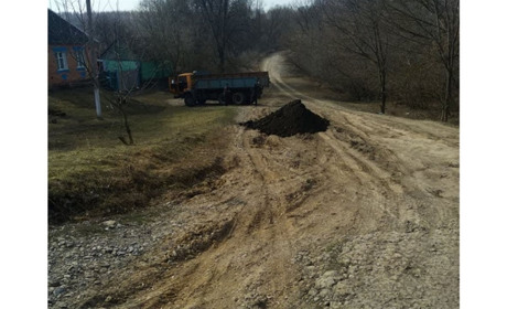 У Терещенках ремонтують дамбу