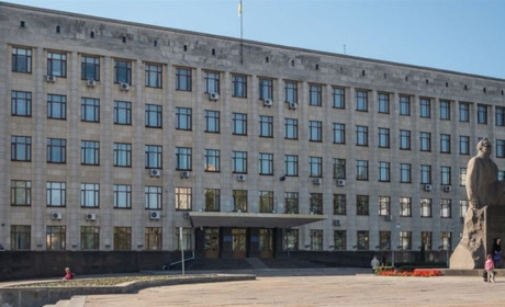 Зарплата, премії та матеріальна допомога: Суспільне оприлюднило суми заробітку керівництва ОВА