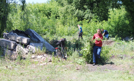 У селищі динзаводу почали ліквідацію стихійного звалища