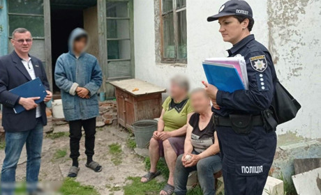 У Шостці поліцейські притягли до відповідальності матір двох неповнолітніх дітей