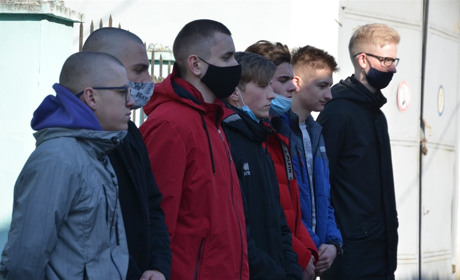 Весняний призов 2021: сім призовників із Чорткова урочисто відправили на строкову військову службу