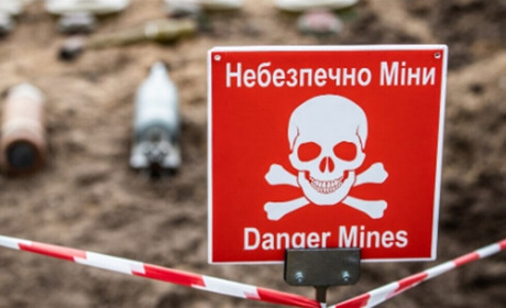 «Стояти на міні можна тільки в кіно»: у ДСНС спростували поширений міф про міни