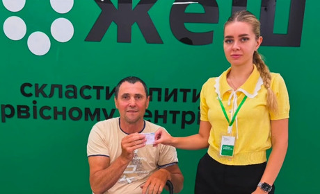 Попри травму хребта: житель Жовтих Вод став водієм завдяки «Безбар’єрній автошколі»