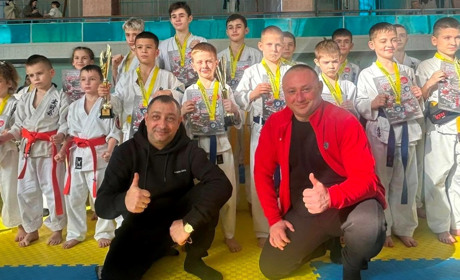 Каратисти з Південноукраїнська блискуче виступили на чемпіонаті «Юний самурай»