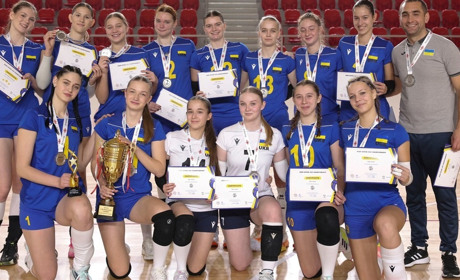 Під прапором України: калинівчанка впродовж року зіграла за волейбольні збірні двох вікових груп