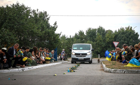 У Нетішинській та Славутській громадах попрощалися з полеглим Героєм Олександром Шмагаєм