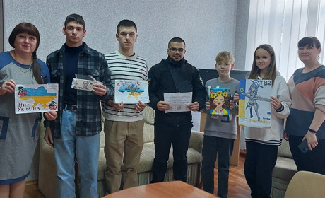Освітянські колективи потужно підтримали наш заклик! Ярмарки тривають, у суботу — на площі