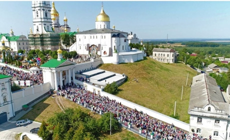 На Хмельниччині заборонили проведення масових релігійних заходів