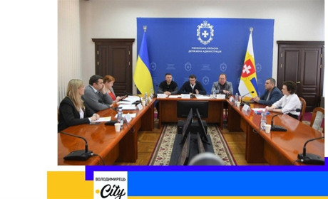 У села Рівненщини буде доставка ліків Укрпоштою. Керівники виконують доручення Президента