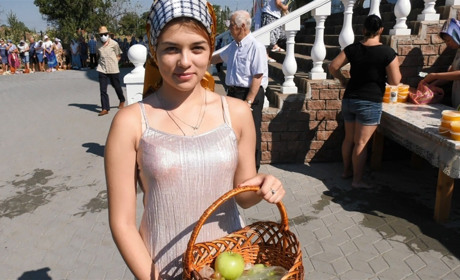 Церковные традиции яблочного Спаса, которые хранят бердянцы
