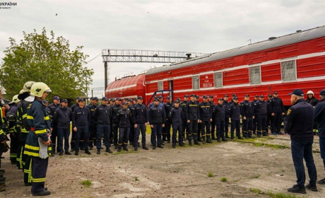 Гасили склад на залізничній станції: у Фастові рятувальники проводили масштабні навчання