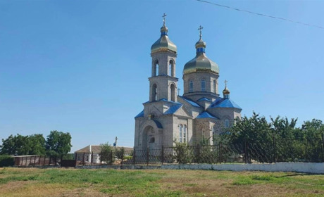 У Дніпрянах окупанти влаштували пункт дислокації на території церкви