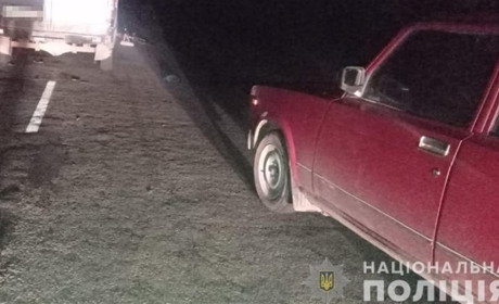 Одне авто збило, а інше переїхало: велосипедистка у реанімації