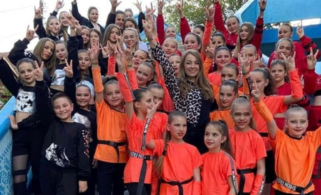8 занять танцю за 50 грн! Волонтерка Ольга Громова проводить розіграш, щоб зібрати гроші на ЗСУ