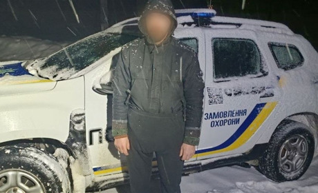 У Шостці група реагування поліції затримала крадія на місці злочину