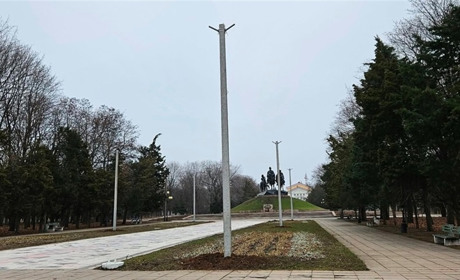 Суперечки щодо освітлення в парку Слави: що вирішила міська влада