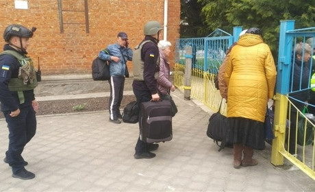 Евакуація на Сумщині та Харківщині: яку додаткову допомогу отримають переселенці