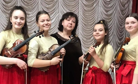 Цікавий досвід. Квартет скрипальок з Корюківки бере участь у проєкті німецького композитора
