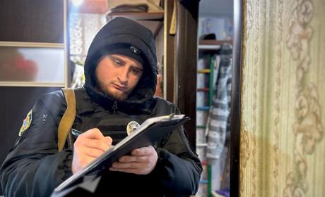Через ревнощі: в Одесі чоловік убив дружину акумулятором і вистрибнув з вікна
