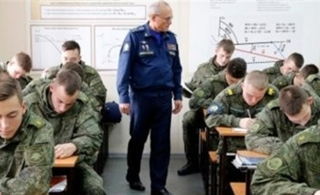 РФ замінює кадрових військових курсантами на окупованій Херсонщині