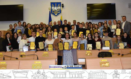 Сім школярок із Вараського району отримали нагороди за підсумками олімпіади «Знавці Біблії»
