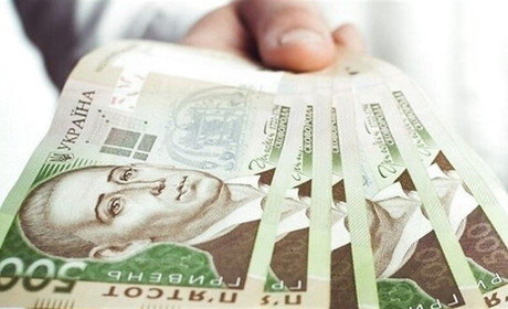Ошукав людей на понад 400 тис грн – повідомлено про підозру жителю Шепетівщини