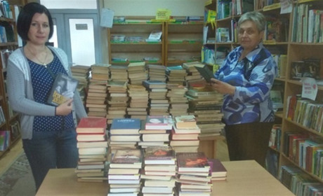  Пам’ять житиме у книгах: доньки подарували бібліотеці книги своєї матері 